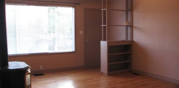 Bright 3 Bedroom Upper - Available March 1 - Photo 2