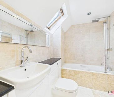 2 bedroom coach house to rent - Photo 1