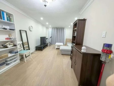 For Lease - 80 Baroness Crescent, Toronto, Ontario - Photo 4