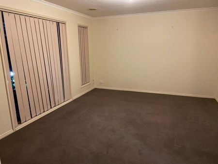 Secure three bed, ensuite double garage home is quiet cul-de-sac - Photo 4