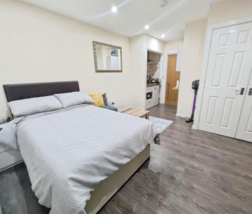 Studio to rent - Photo 5