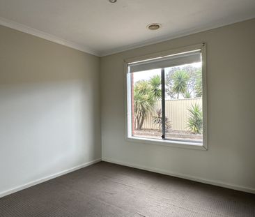23 Rembrandt Road, SHEPPARTON VIC 3630 - Photo 3