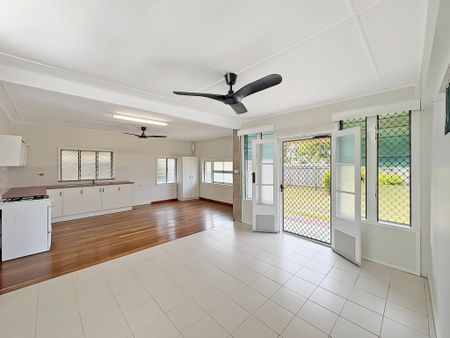 Charming 3-Bedroom Home - Photo 3