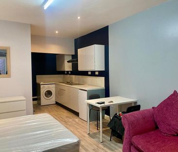 Studio to rent - Photo 6