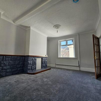 3 bedroom House To Let Total Size: 883 SQ FT - Photo 1