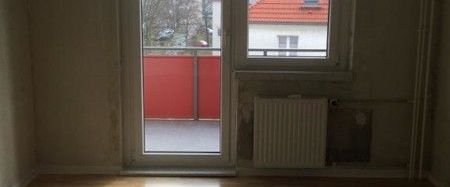 Großzügige 2 separate Zimmer, Balkon, Küche und Bad mit Fenster! - Photo 1