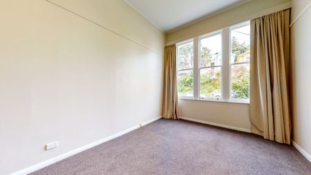 Modern Gem on the City Fringe! - Photo 4