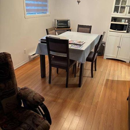 4 ½ Disponible maintenant (et/ou) Déc.Janvier - Photo 3