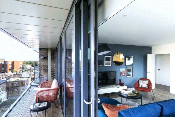 Fairfield Avenue, Staines-upon-Thames, Surrey, TW18 4JW - Photo 1