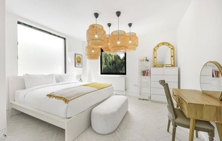 6 bedroom detached house to rent - Photo 4