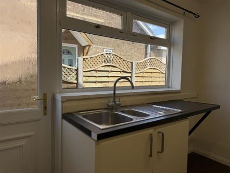 2 bedroom bungalow to rent - Photo 3