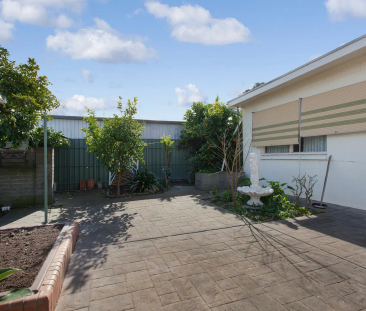 6 month lease - Charming 3 bedroom home for rent in Netley! - Photo 6