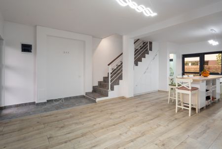Casa Dinu Lipatti - Lascar Catargiu | Vila 5 Camere + Teren - Photo 2