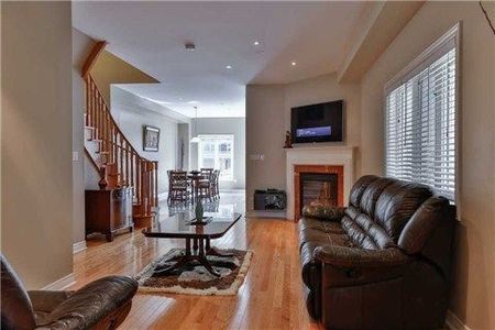 For Lease - 166 Chayna Crescent, Vaughan, Ontario - Photo 2