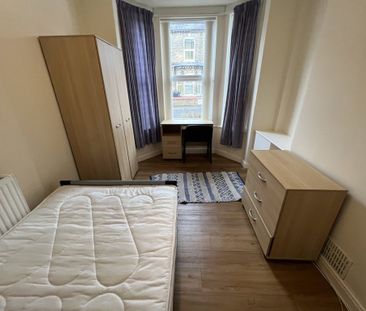 Brownlow Street, The Groves - P1004 - Photo 6