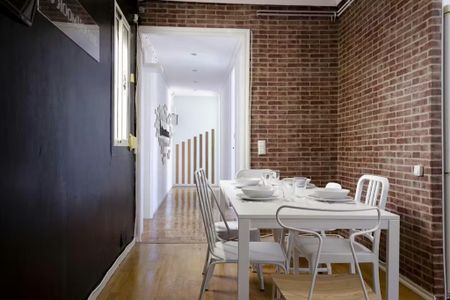 Carrer Gran de Gràcia, Barcelona, Catalonia 08012 - Photo 4