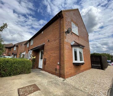 2 bedroom end of terrace house to rent - Photo 2