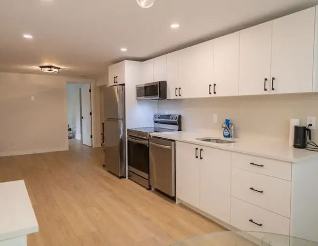 Cozy 2 bedroom inner city basement suite for rent | Calgary - Photo 1