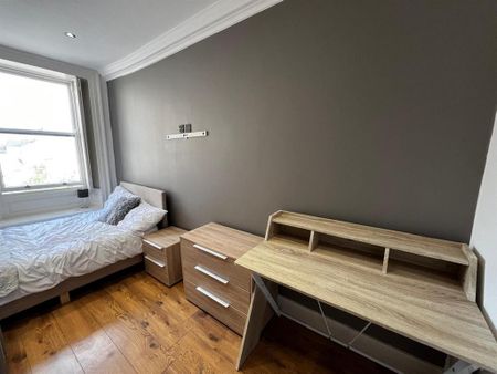 2 bedroom private hall to rent - Photo 2