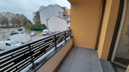 location Appartement T2 DE 36.36m² À ASNIERES SUR SEINE - Photo 2