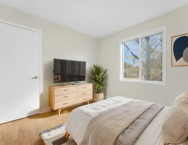 170, 174-178 Grove Street East | 170 Grove Street East, Barrie - Photo 1