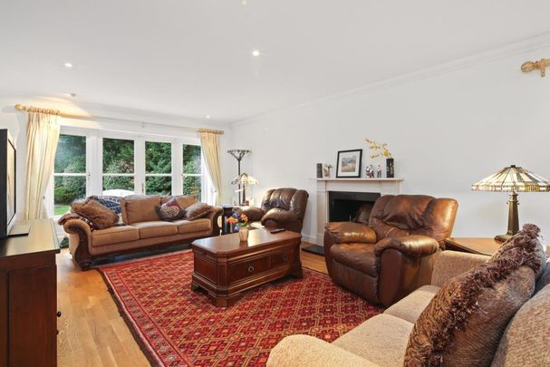 Grange Place, Walton-on-Thames, Surrey, KT12 - Photo 1