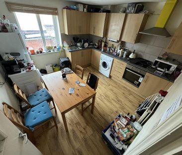 3 bedroom apartment to rent - Photo 6