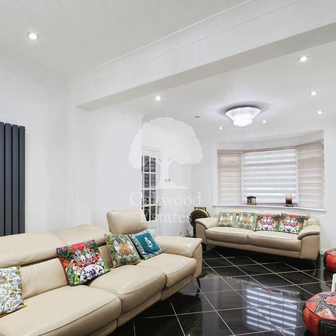 4 bedroom detached house to rent - Photo 1