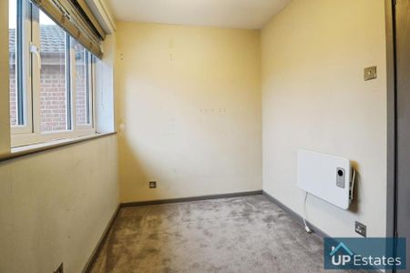 2 bedroom semi-detached house to rent - Photo 3