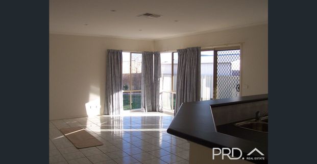 LARGE 4 BEDROOM HOME - Photo 1