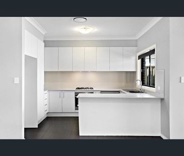 28 Izaac Cct, Jordan Springs, NSW 2747 - Photo 3
