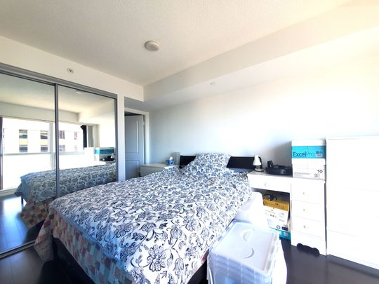 For Lease - 386 YONGE Street Unit# 1804, Toronto, Ontario - Photo 1