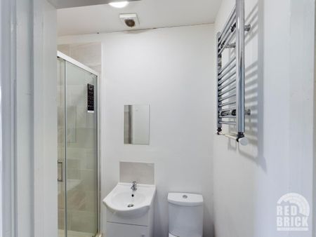 1 bedroom in a house share to rent - Photo 5