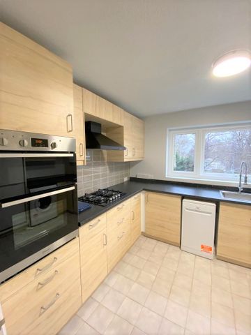 Two Bed Apartment – Pinner-HA5 - Photo 3