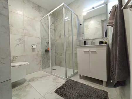 Carrer del Duc de Mandas, Valencia, Valencian Community 46019 - Foto 3