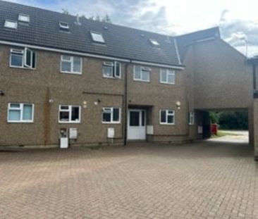 2 bedroom Apartment - Manor Parade, Hatfield - Photo 1