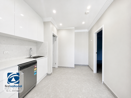 Brand New Luxury 1 Bedroom Flat - Photo 2