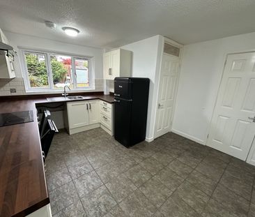 3 Bed Semi-Detached House, Lennox Grove, B73 - Photo 6