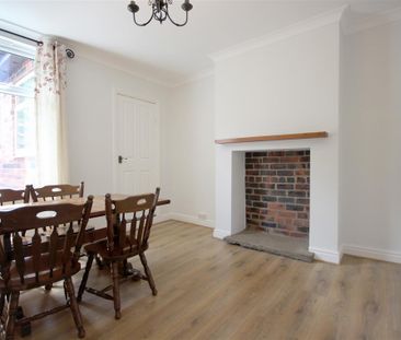 2 Bedroom House - Mid Terrace To Let - Photo 4