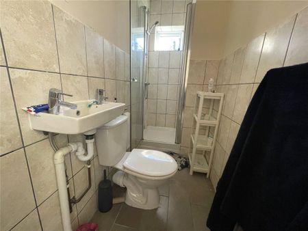 Wallisdown Road, Poole, BH12 - Photo 2