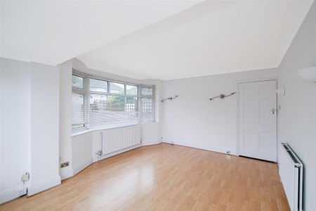 2 bedroom detached bungalow to rent - Photo 2