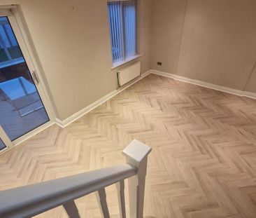 3 bedroom semi-detached house to rent - Photo 2