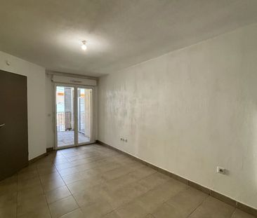 Location Appartement 2 pièces 43m² NIMES 30900 - Photo 2