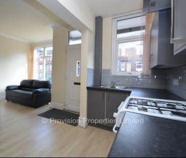 3 Bedroom Student Professional Rentals Leeds - Photo 1