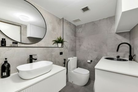 Convenient Living With Space And Comfort - Photo 4