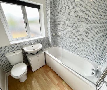 3 bedroom semi-detached house to rent - Photo 5