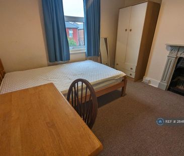 4 bedroom semi-detached house to rent - Photo 5