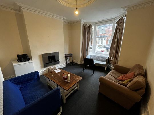 4 bedroom terraced house to rent - Photo 1