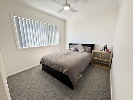 Spacious 3-Bedroom Modern Unit - Riverside Estate, Old Bar - Photo 2