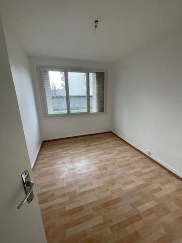 Location Appartement 4 pièces 68m² VAULX EN VELIN 69120 - Photo 3